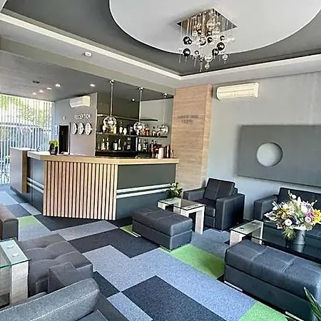 Expo Hotel