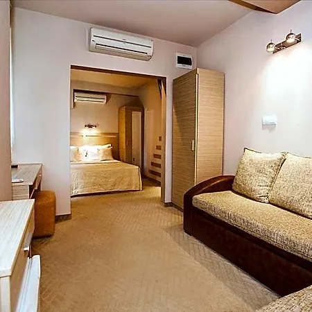 Expo Hotel
