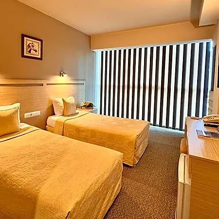 Expo Hotel 3*